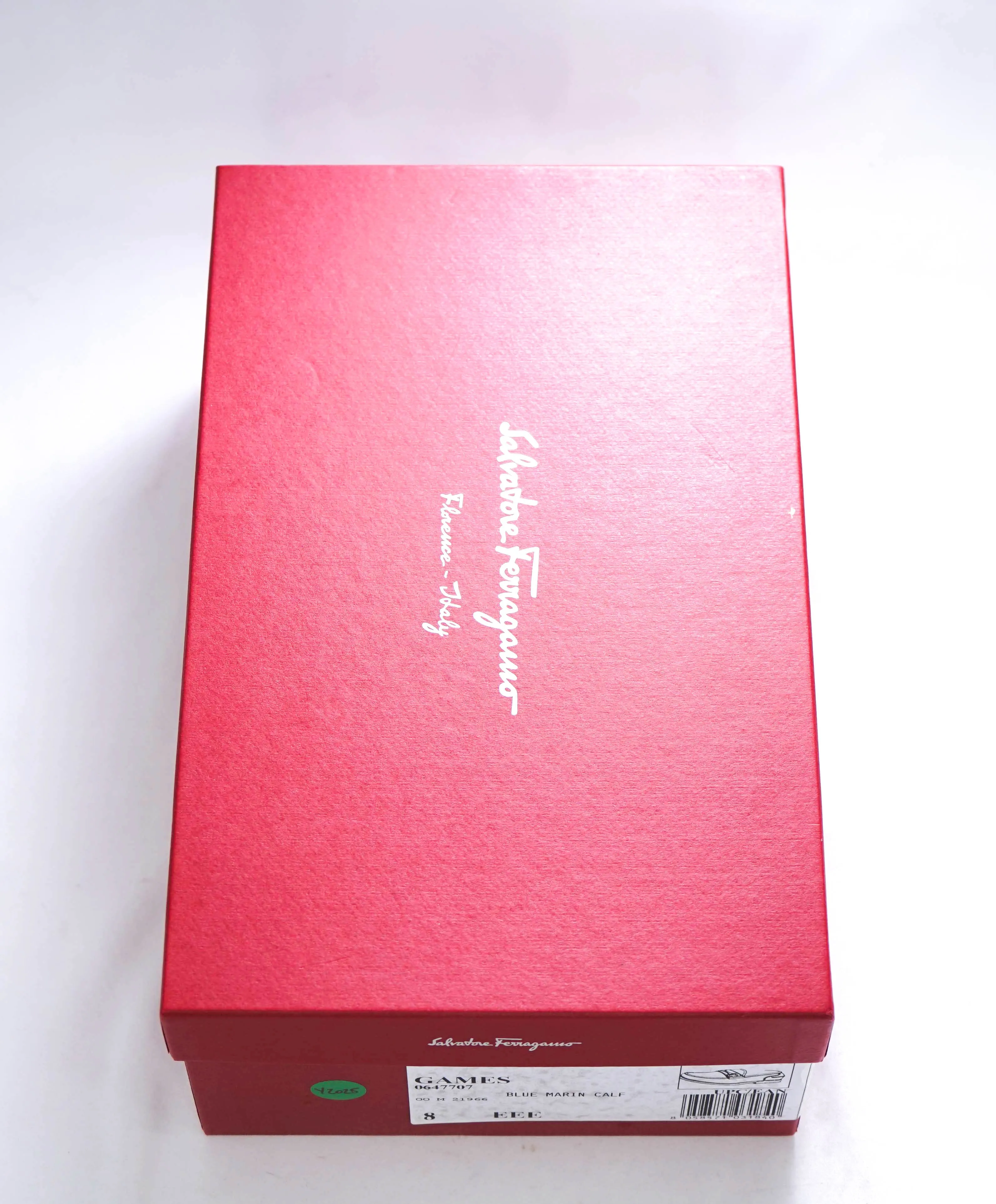 $850 SALVATORE FERRAGAMO -  "GAMES" Navy Blue Leather Gancini Loafer- 8 EEE