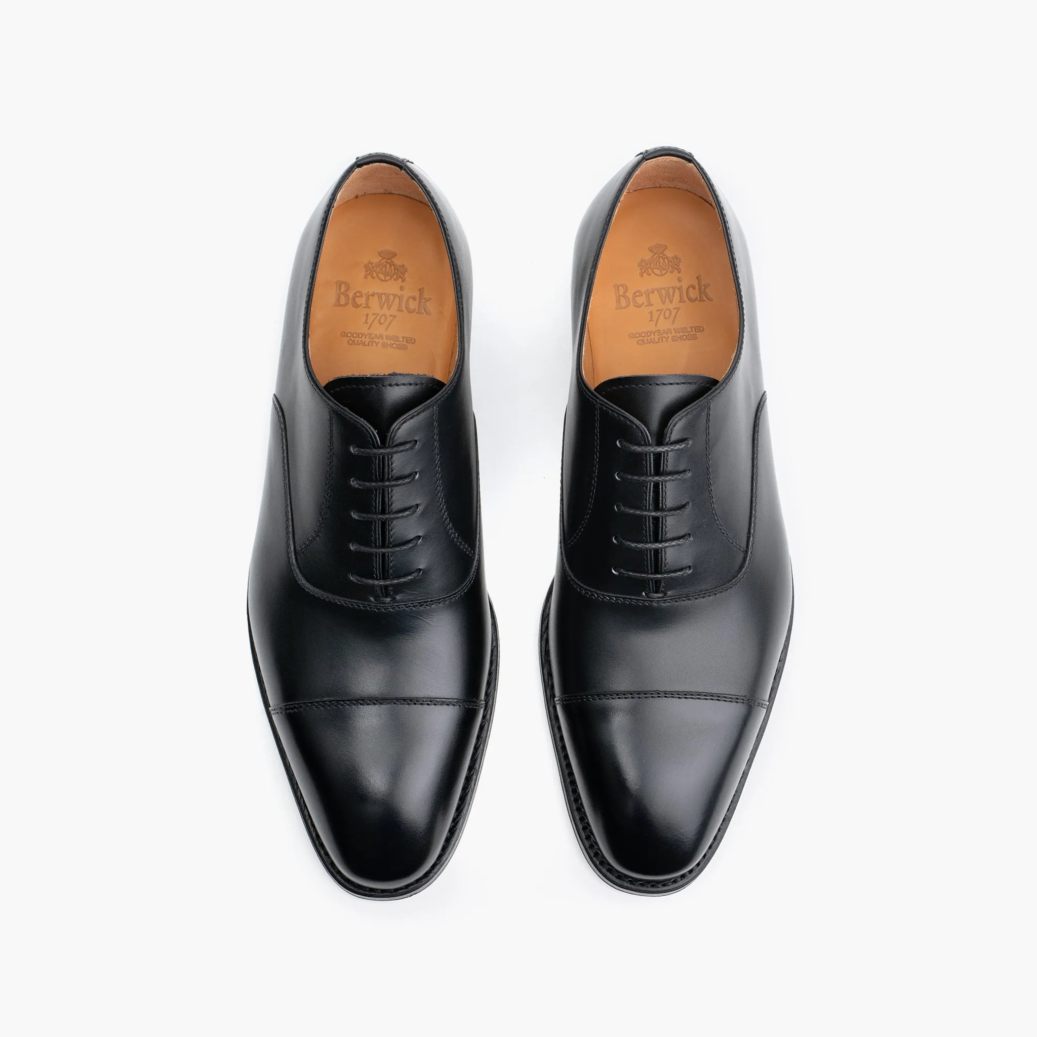 Cap Toe Oxford Chiseled - Black