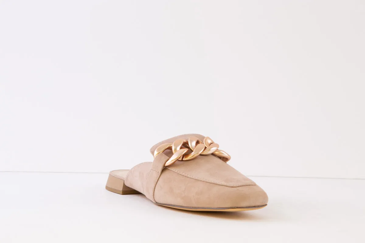 CAPRICE - 27104-317 FLAT MULE WITH CHAIN DETAIL - BEIGE