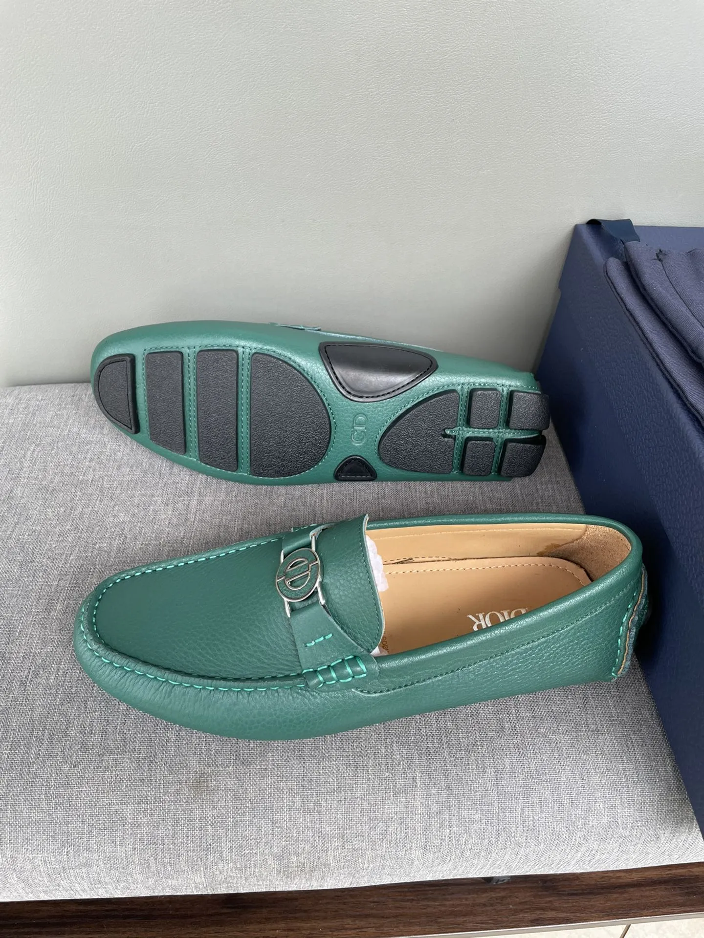 CD JUAL ICON BUCKLE LOAFER PINE GRAINED CALFSKIN