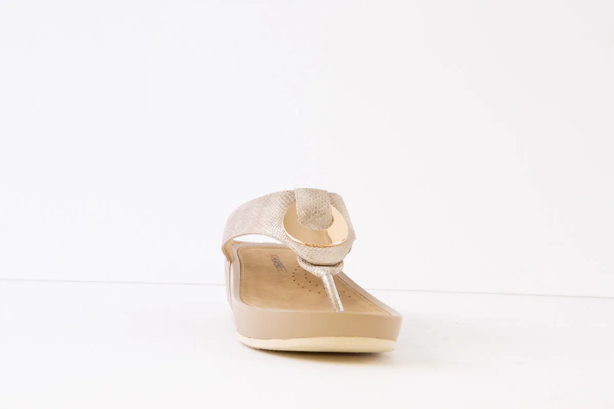HEAVENLY FEET - CHARM TOE-POST FASHION MULE - GOLD