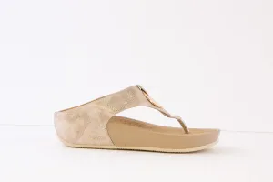 HEAVENLY FEET - CHARM TOE-POST FASHION MULE - GOLD