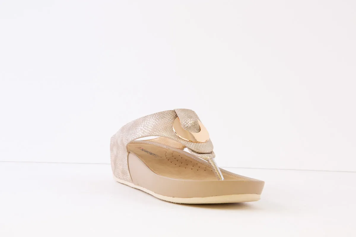 HEAVENLY FEET - CHARM TOE-POST FASHION MULE - GOLD