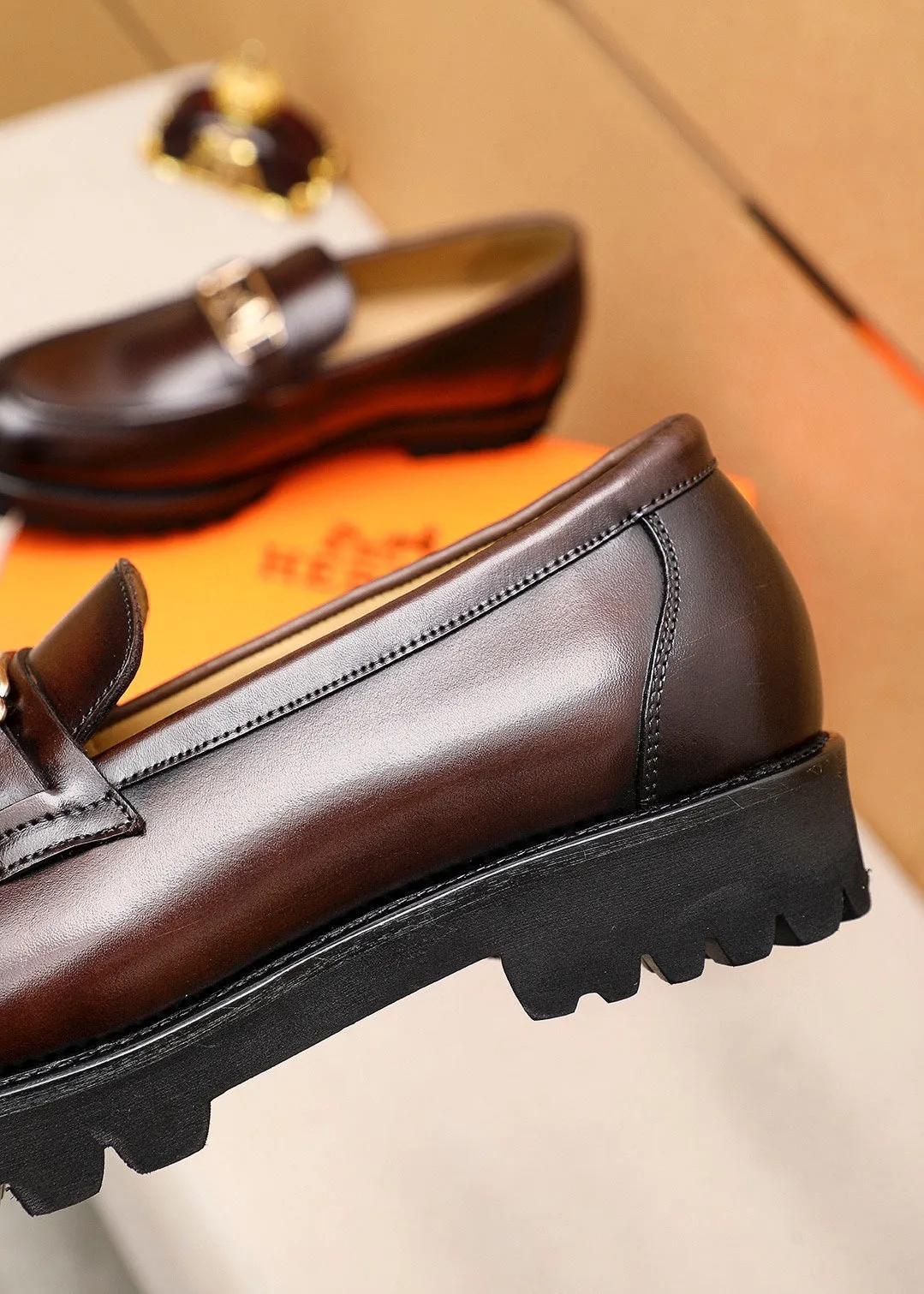 HM GOLD BUCKLE FAUBOURG LOAFER CHOCOLATE CALFSKIN