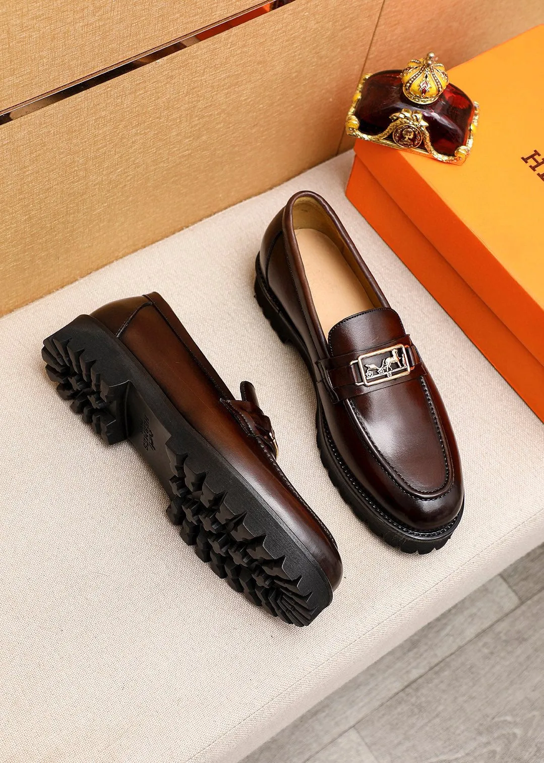 HM GOLD BUCKLE FAUBOURG LOAFER CHOCOLATE CALFSKIN