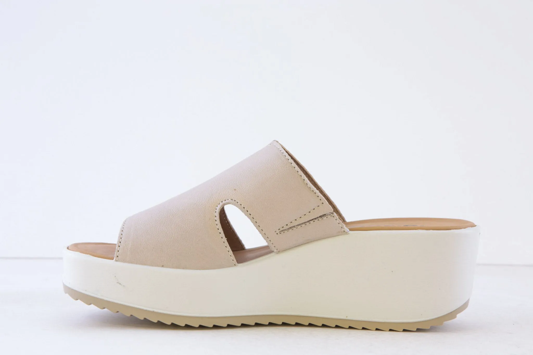 IGI & CO - 5668611 MEDIUM WEDGE MULE - BEIGE