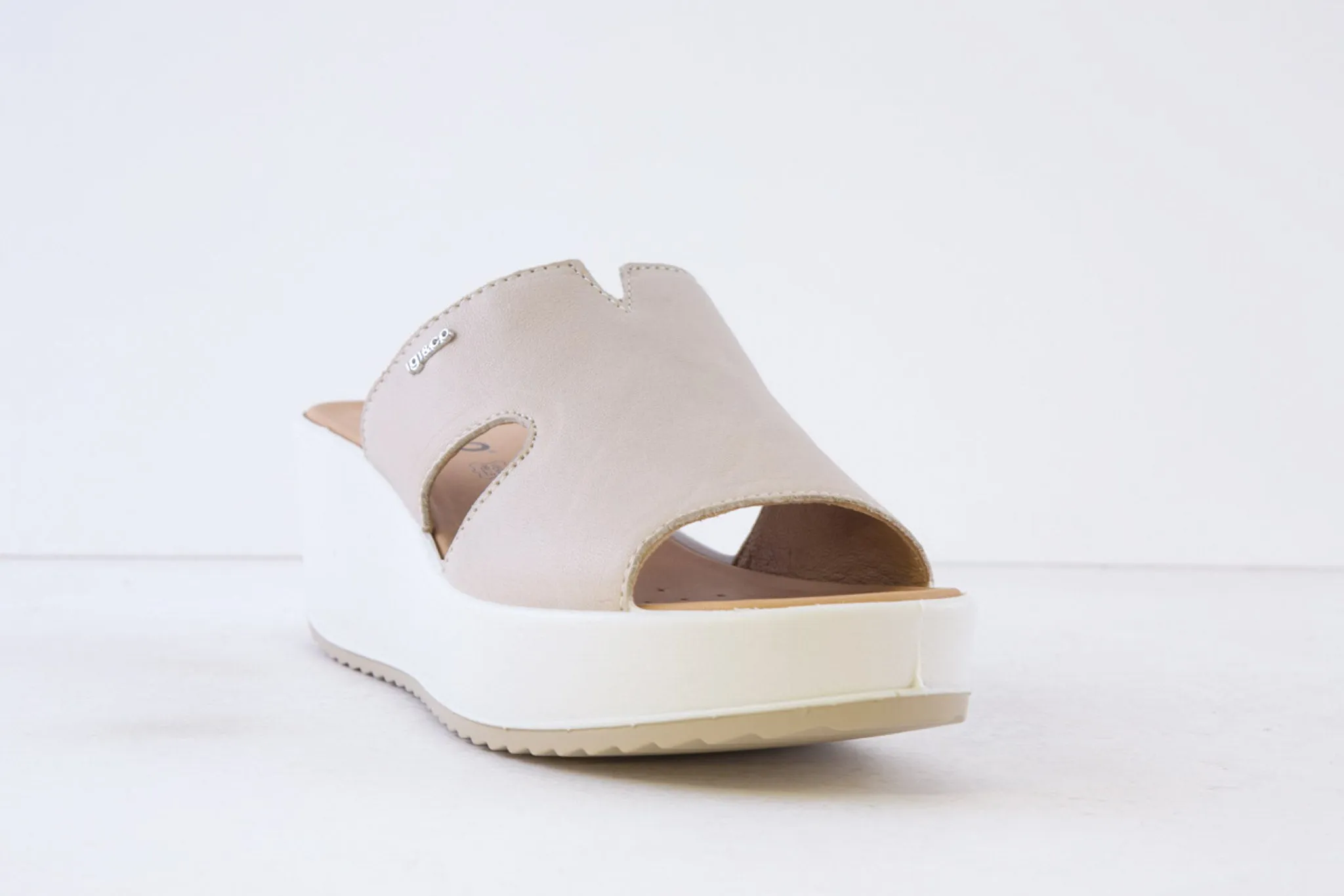 IGI & CO - 5668611 MEDIUM WEDGE MULE - BEIGE