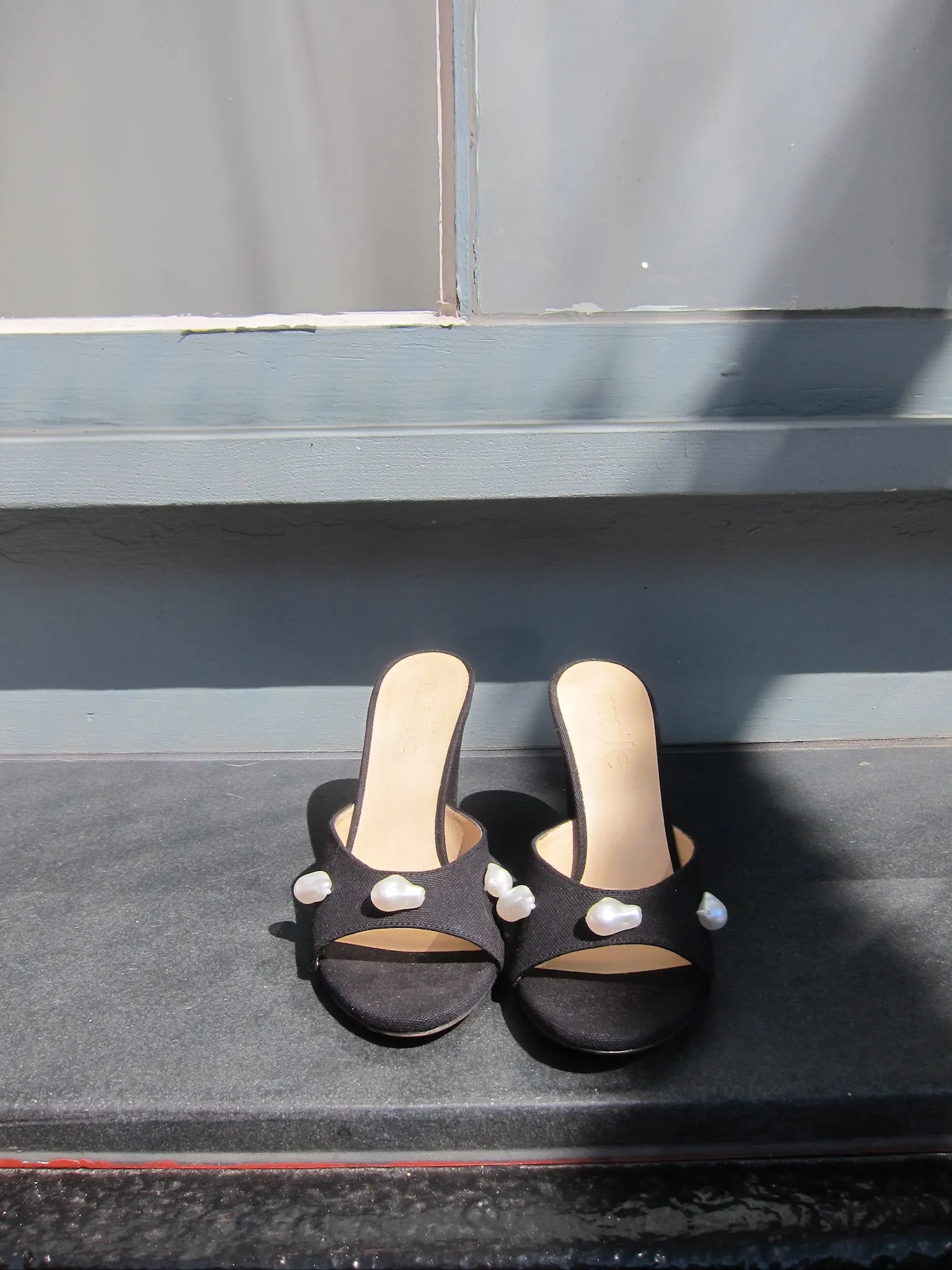 kourtney black canvas wedge