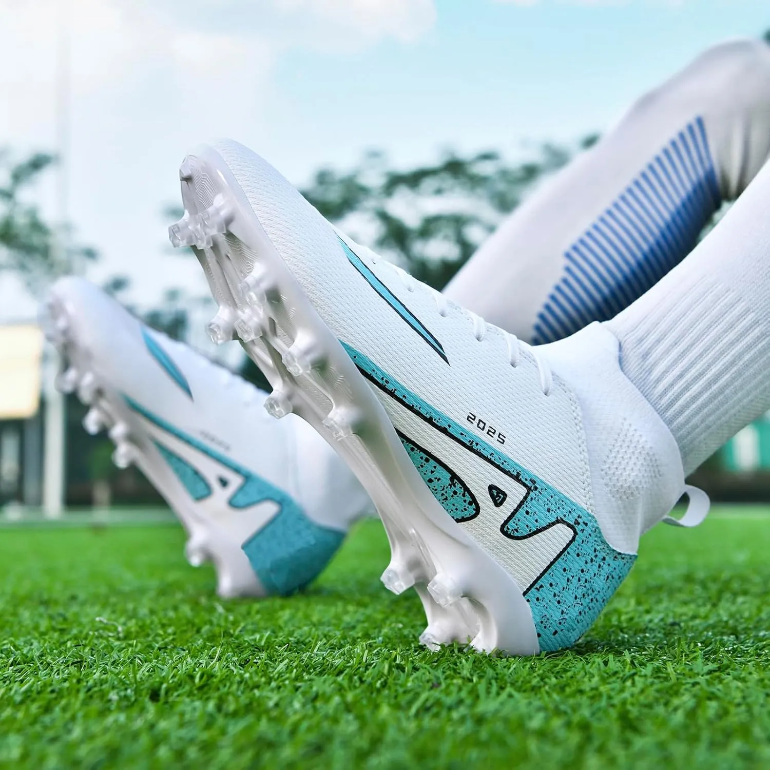 Men's Soccer Shoes Football Cleats High-Tops Lace-Up Non-Slip Spikes Indoor Outdoor Sports Athletic Baseball Lacrosse Sneaker