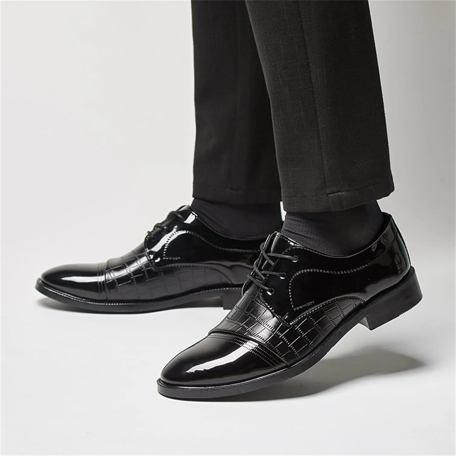 Men's Vintage Patent Leather Cap Toe Two-Tone Dress Shoes Modern Formal Business Lace Up Round Toe Oxford
