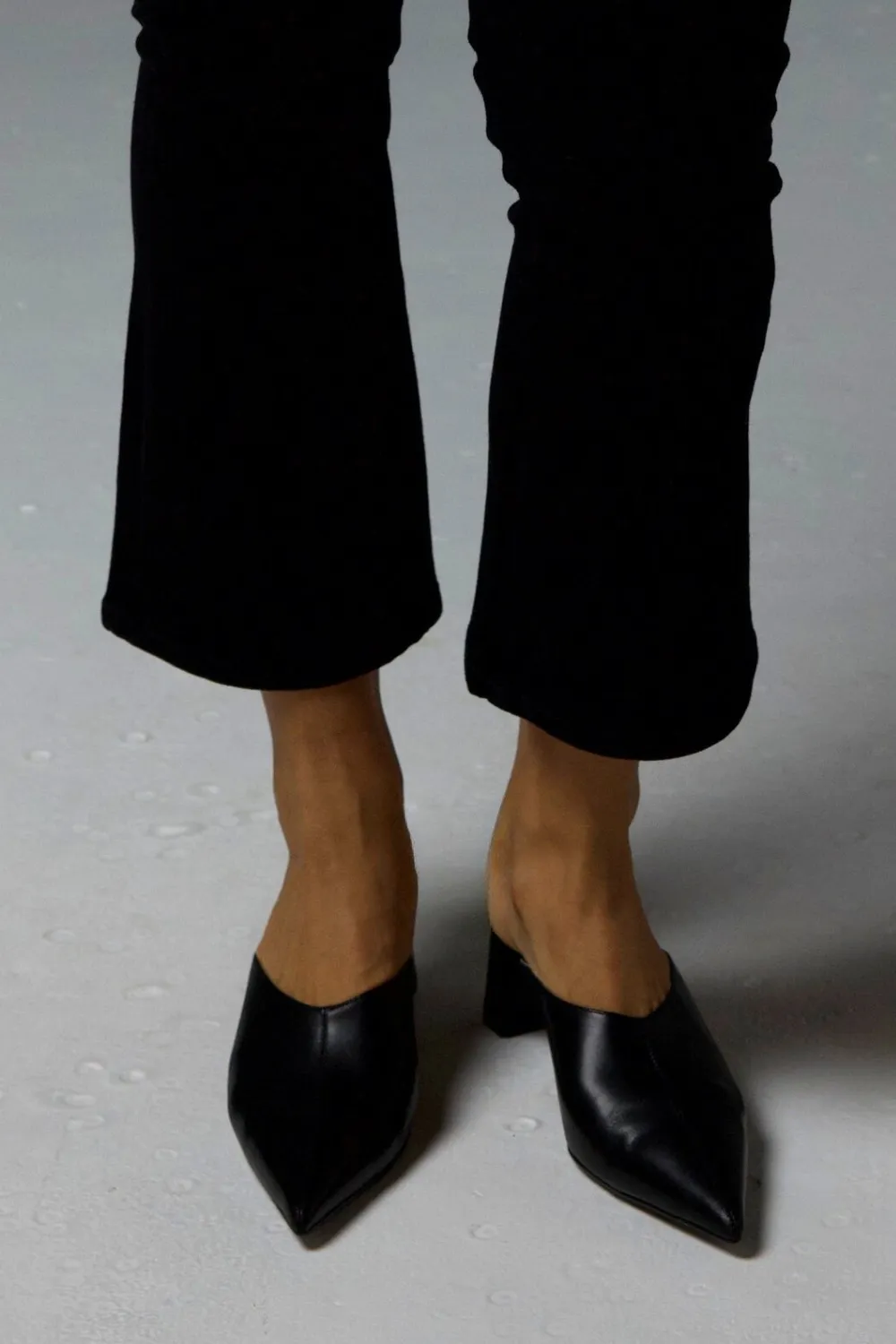 mode mule - black