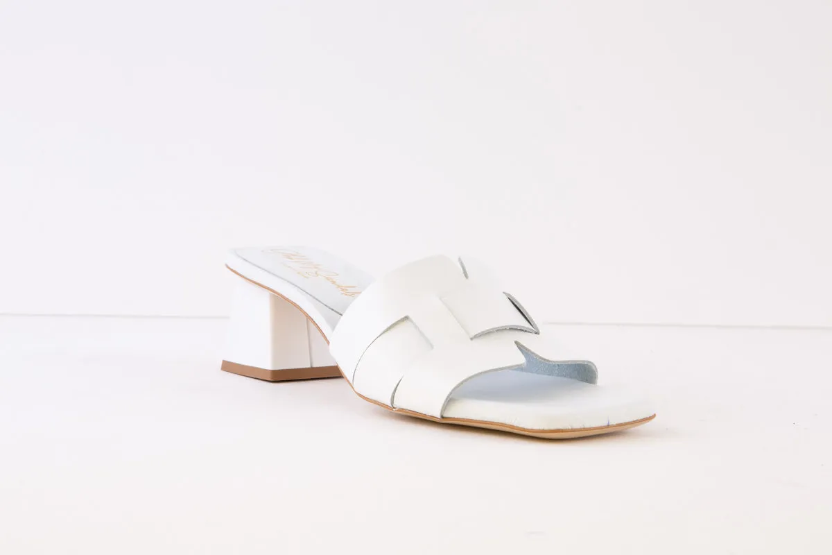 OH MY SANDALS - 5256 MEDIUM BLOCK HEEL MULE - WHITE
