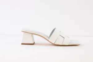 OH MY SANDALS - 5256 MEDIUM BLOCK HEEL MULE - WHITE
