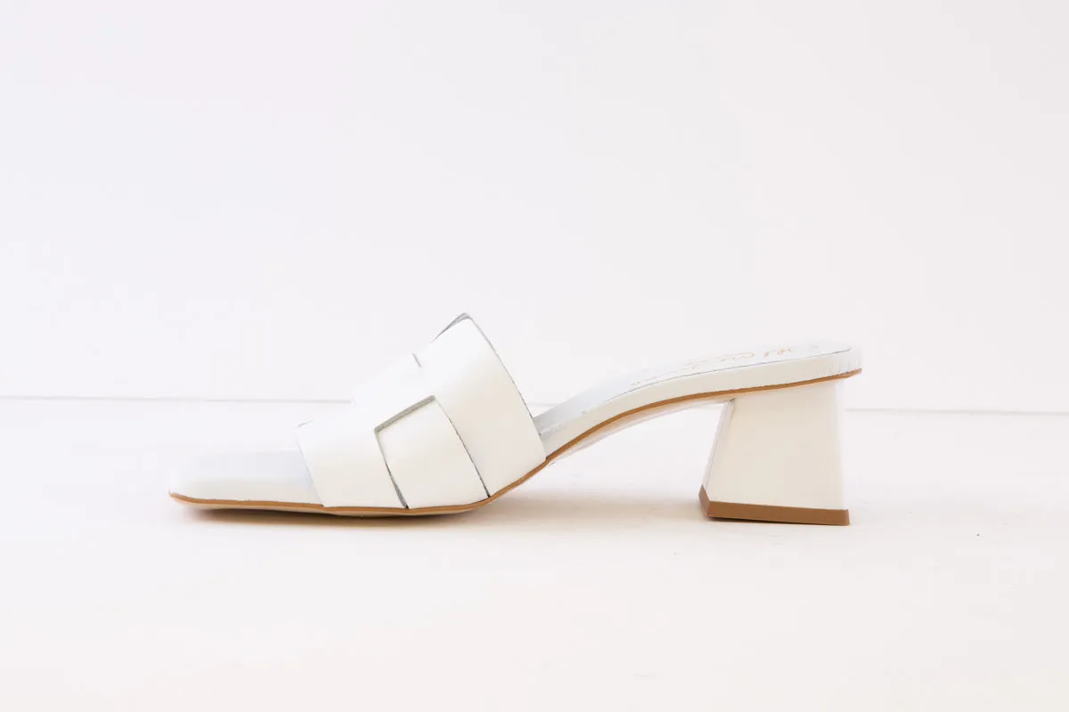 OH MY SANDALS - 5256 MEDIUM BLOCK HEEL MULE - WHITE