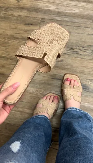 Paola Flat Sandal - Raffia (Wide Friendly)