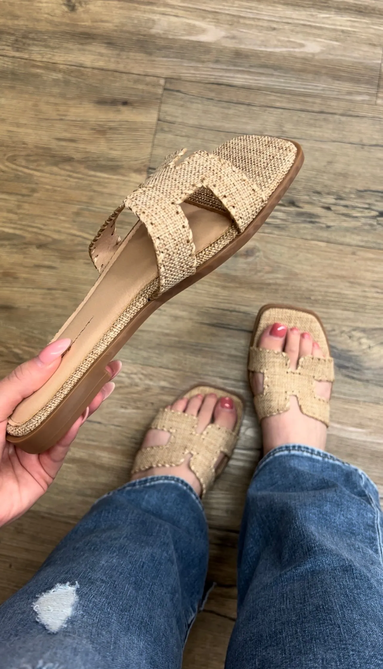 Paola Flat Sandal - Raffia (Wide Friendly)