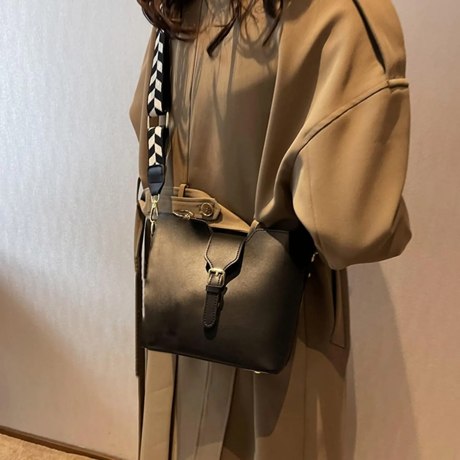 Purses for Women Crossbody Anti Theft Fashion Cotton Canvas Handbags Tote Purses Trendy Clutch Saddle Bag(Black)