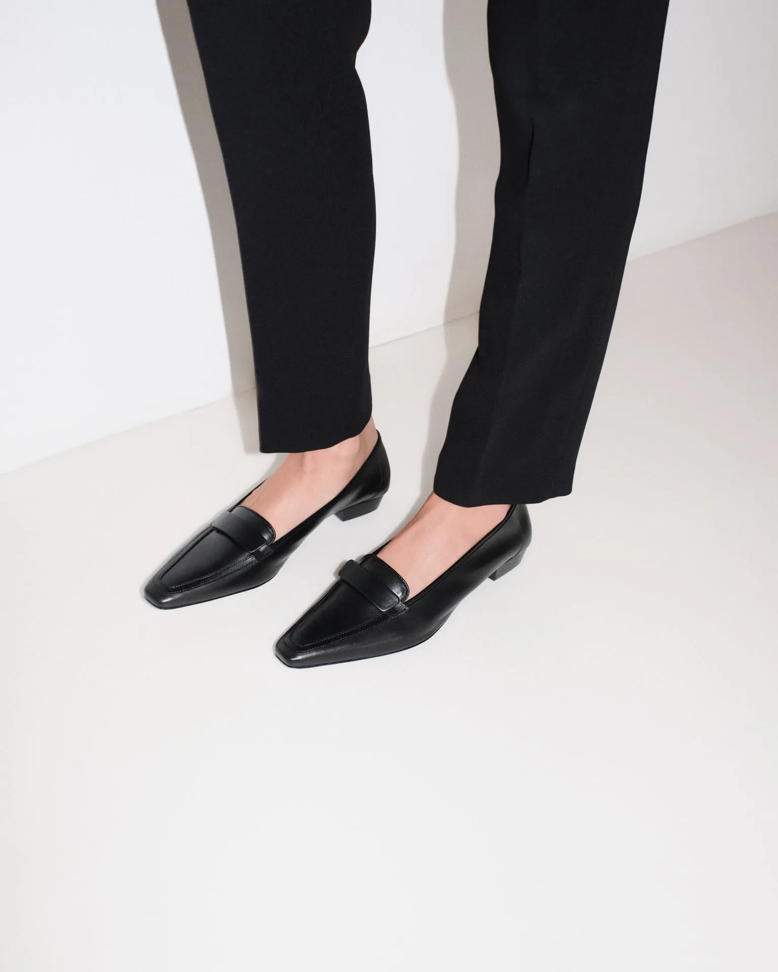 Salon Loafer in Black Leather