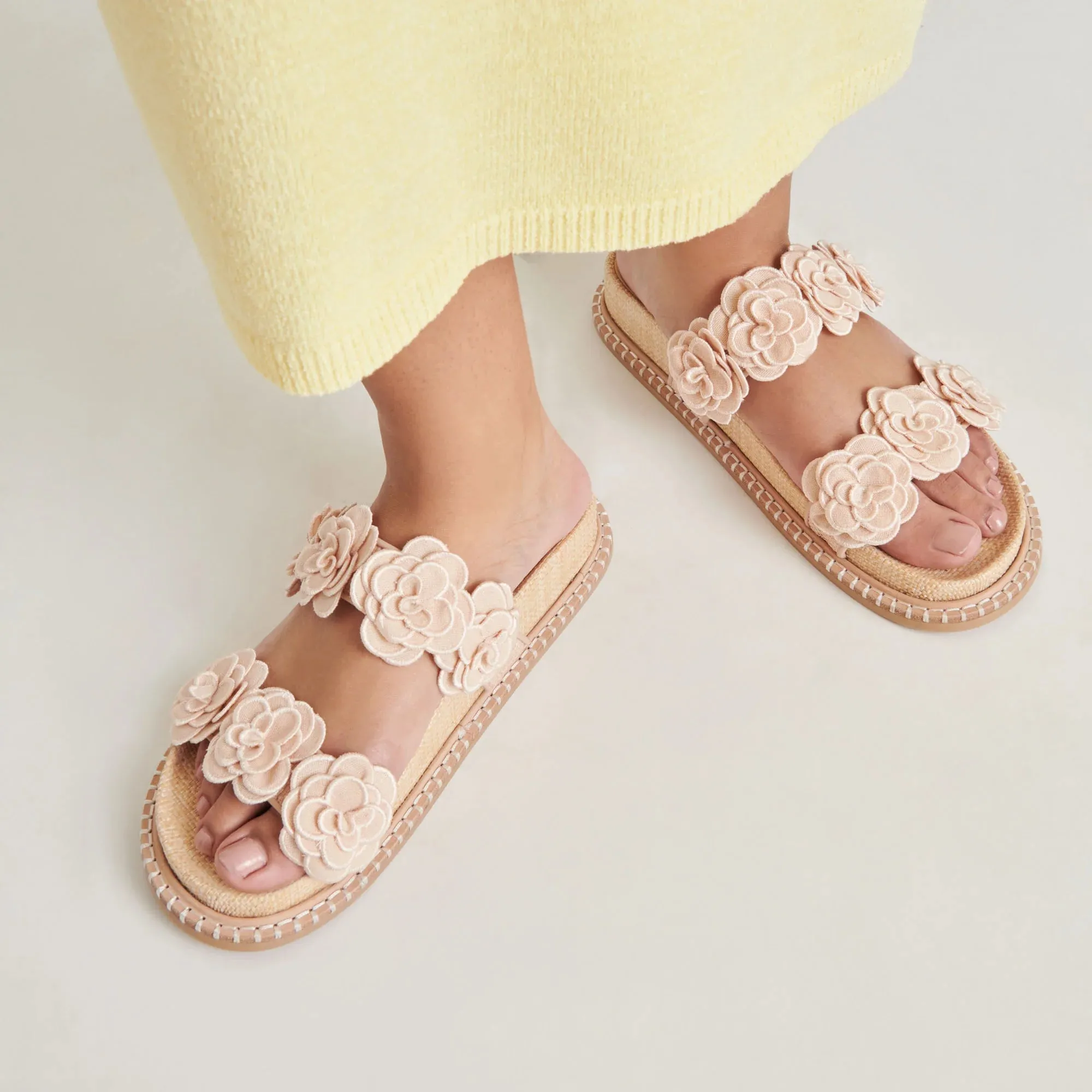 Sherla Sandal in Praline Raffia