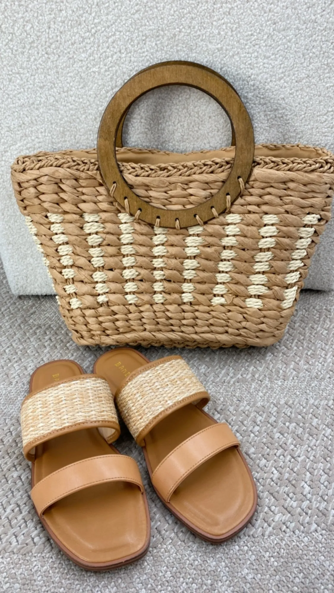 Walk On The Pier Sandals Tan