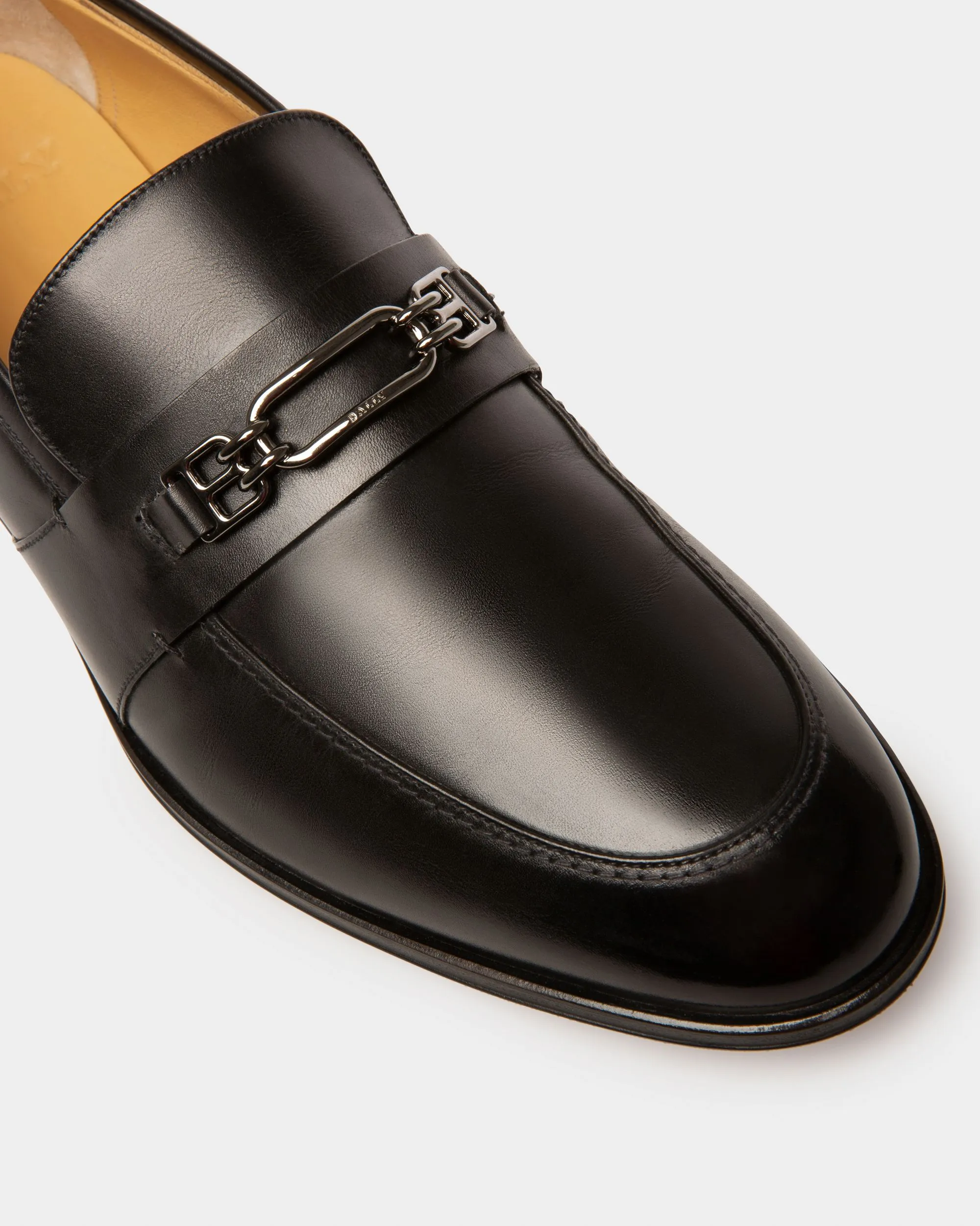 Wesper Leather Loafers In Black