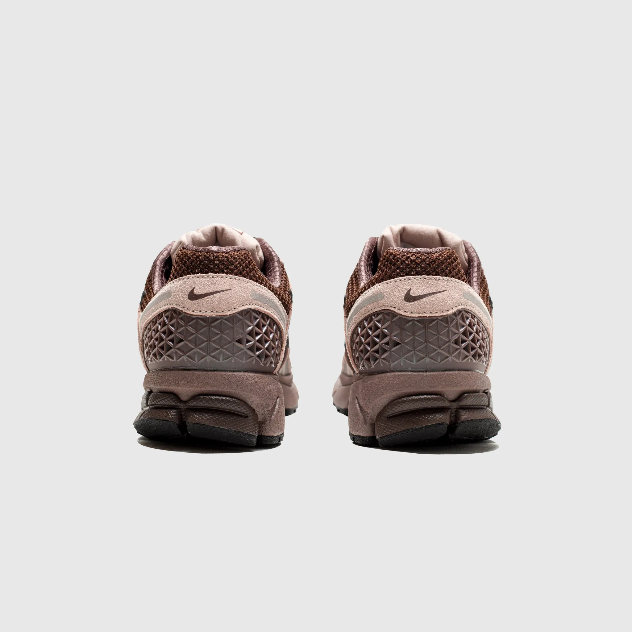 WMNS ZOOM VOMERO 5 "PLUM ECLIPSE"