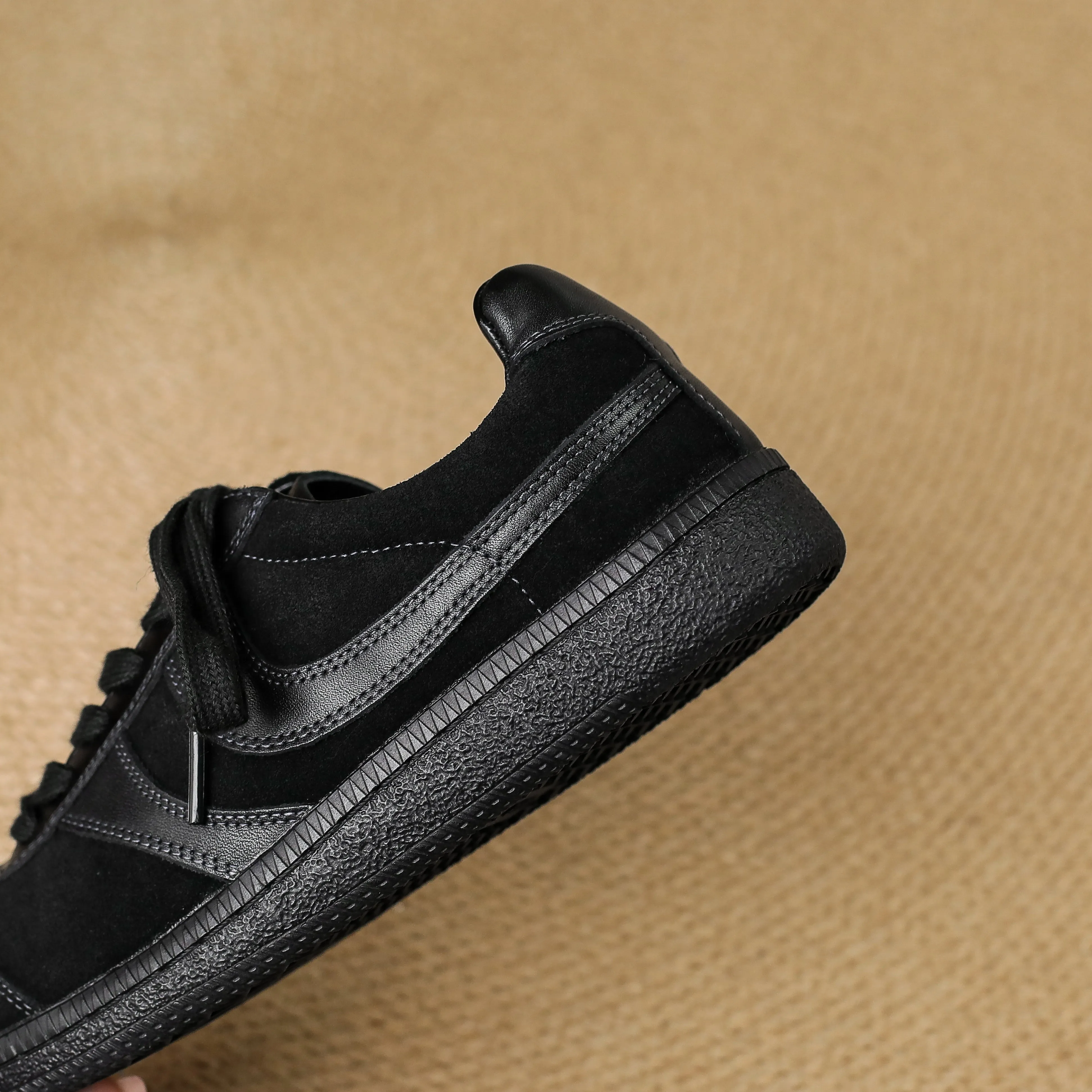 Women's Retro Leather Comfortable Non-Slip Sneakers